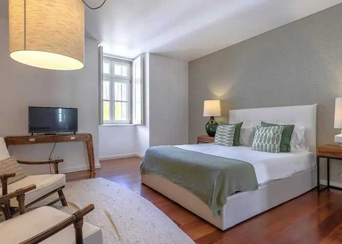 Lovelystay - Chiado 3Bedroom Wonder
